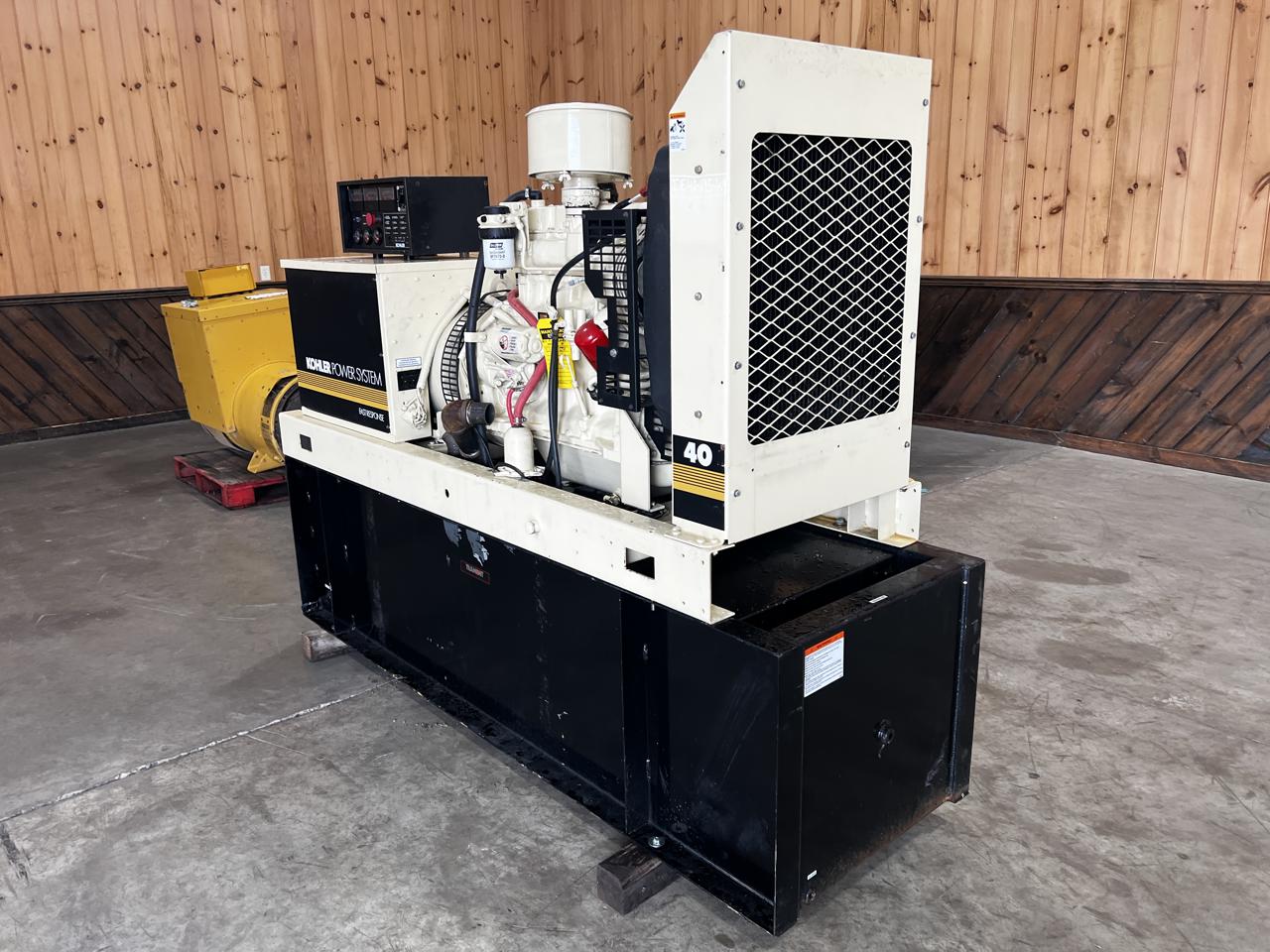 __40 kW Kohler Generator, with Base Tank 3.9 Liter John Deere Engine, Year - 1994, 1929 Hours - Image 3