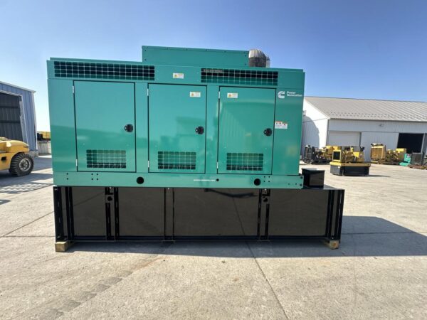 _450 kW Cummins/Onan Generator, with Enclosure and Base Tank, QSX15 Liter Cummins Engine, Year - 2020, 395 Hours, US EPA Tier 2 - Image 19