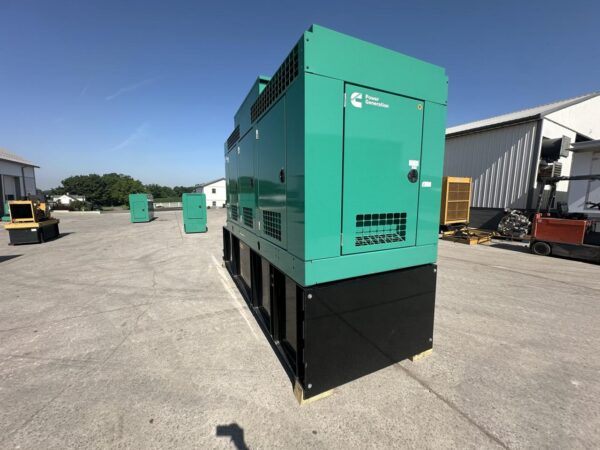 _450 kW Cummins/Onan Generator, with Enclosure and Base Tank, QSX15 Liter Cummins Engine, Year - 2020, 395 Hours, US EPA Tier 2 - Image 4