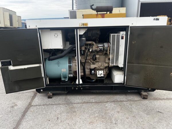 __70 KVA/40 kW MQ Power Corp Generator, John Deere Engine, Rental Grade, Year - 2005, 1362 Hours - Image 11