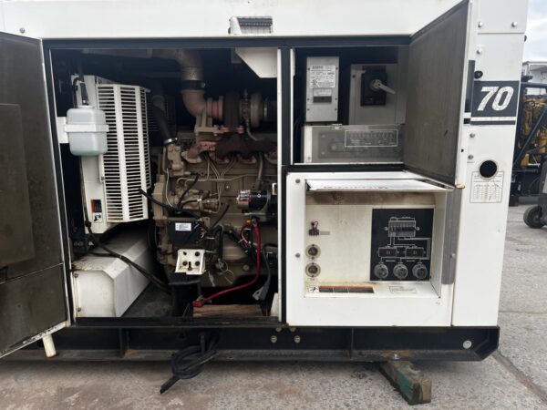 __70 KVA/40 kW MQ Power Corp Generator, John Deere Engine, Rental Grade, Year - 2005, 1362 Hours - Image 6