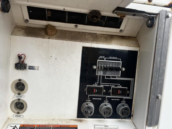 __70 KVA/40 kW MQ Power Corp Generator, John Deere Engine, Rental Grade, Year - 2005, 1362 Hours - Image 10