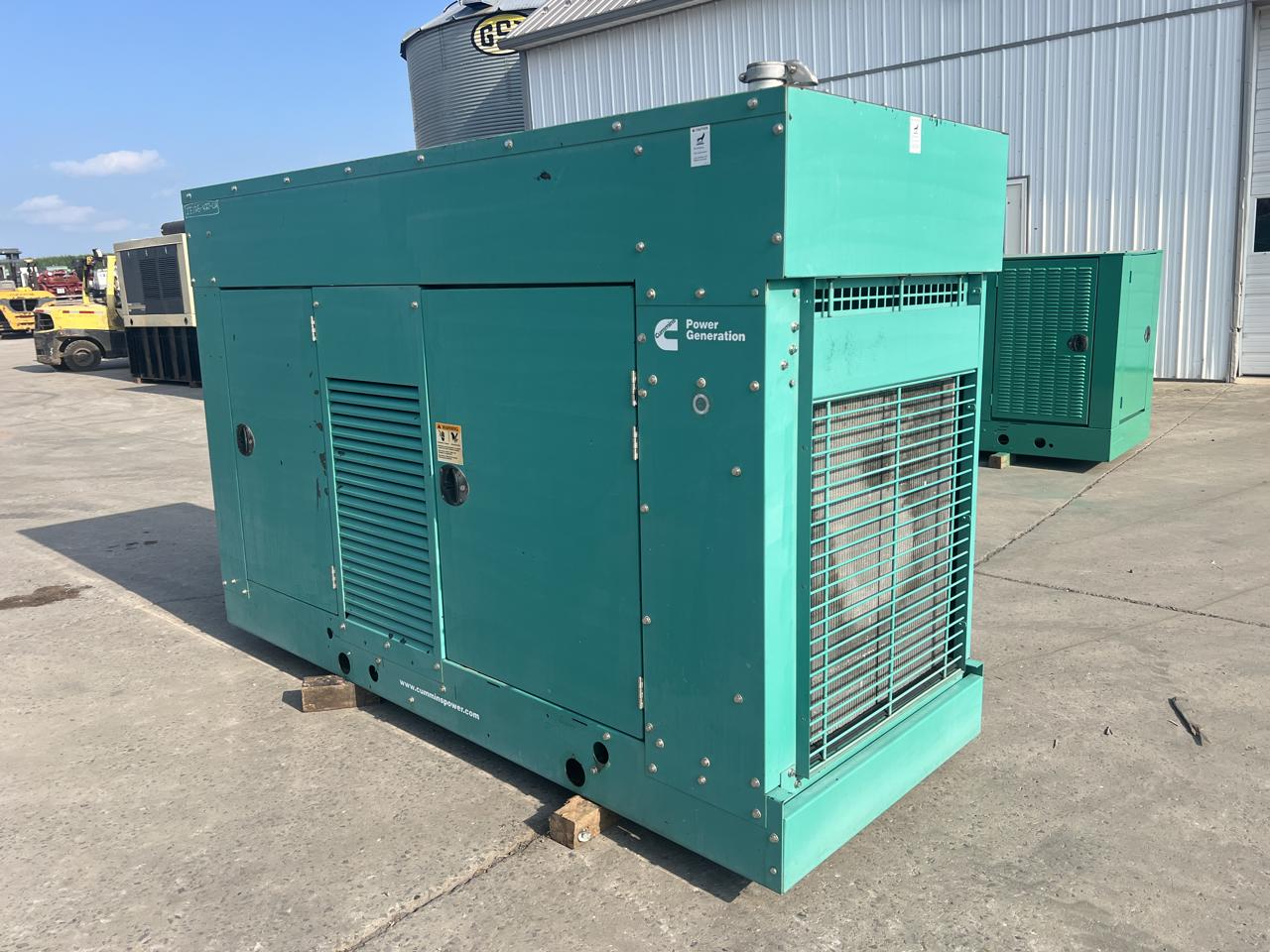 _125 kW Cummins/Onan Generator, with Enclosure, 8.1 Liter PSI Engine, Year - 2007, 365 Hours, Natural Gas or Propane - Image 3