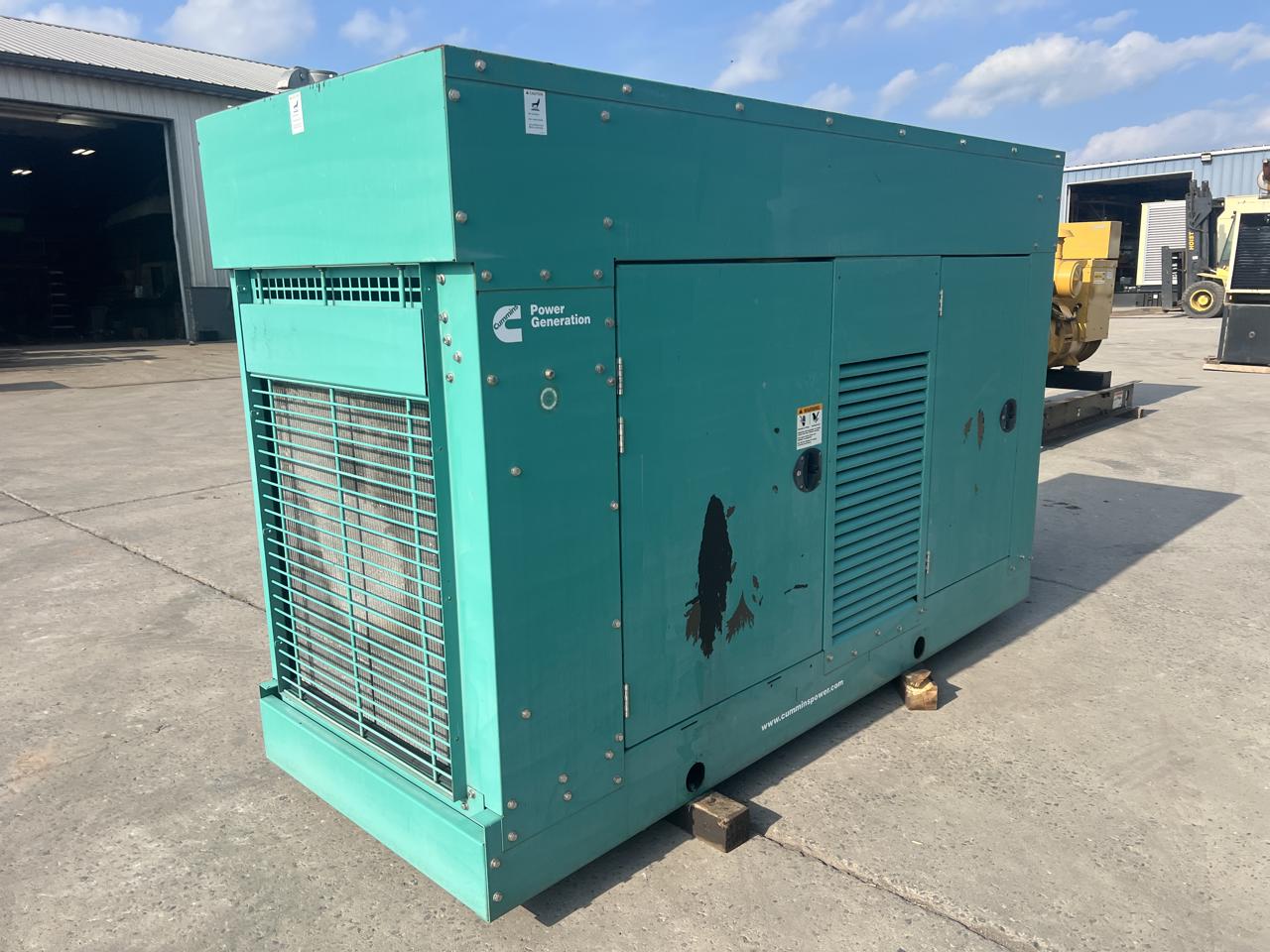 _125 kW Cummins/Onan Generator, with Enclosure, 8.1 Liter PSI Engine, Year - 2007, 365 Hours, Natural Gas or Propane - Image 4