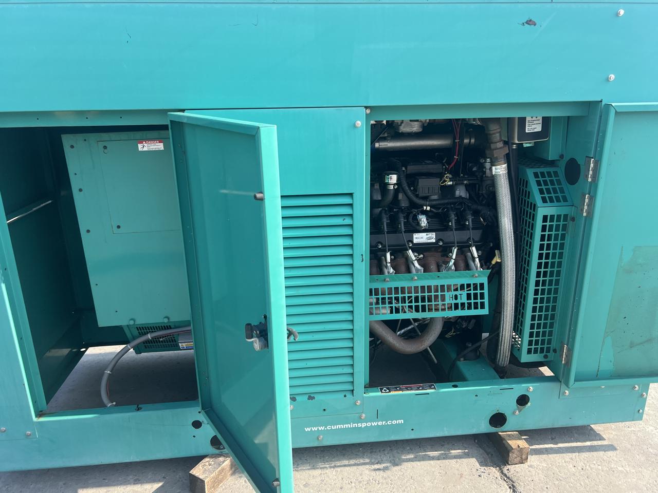 _125 kW Cummins/Onan Generator, with Enclosure, 8.1 Liter PSI Engine, Year - 2007, 365 Hours, Natural Gas or Propane - Image 9