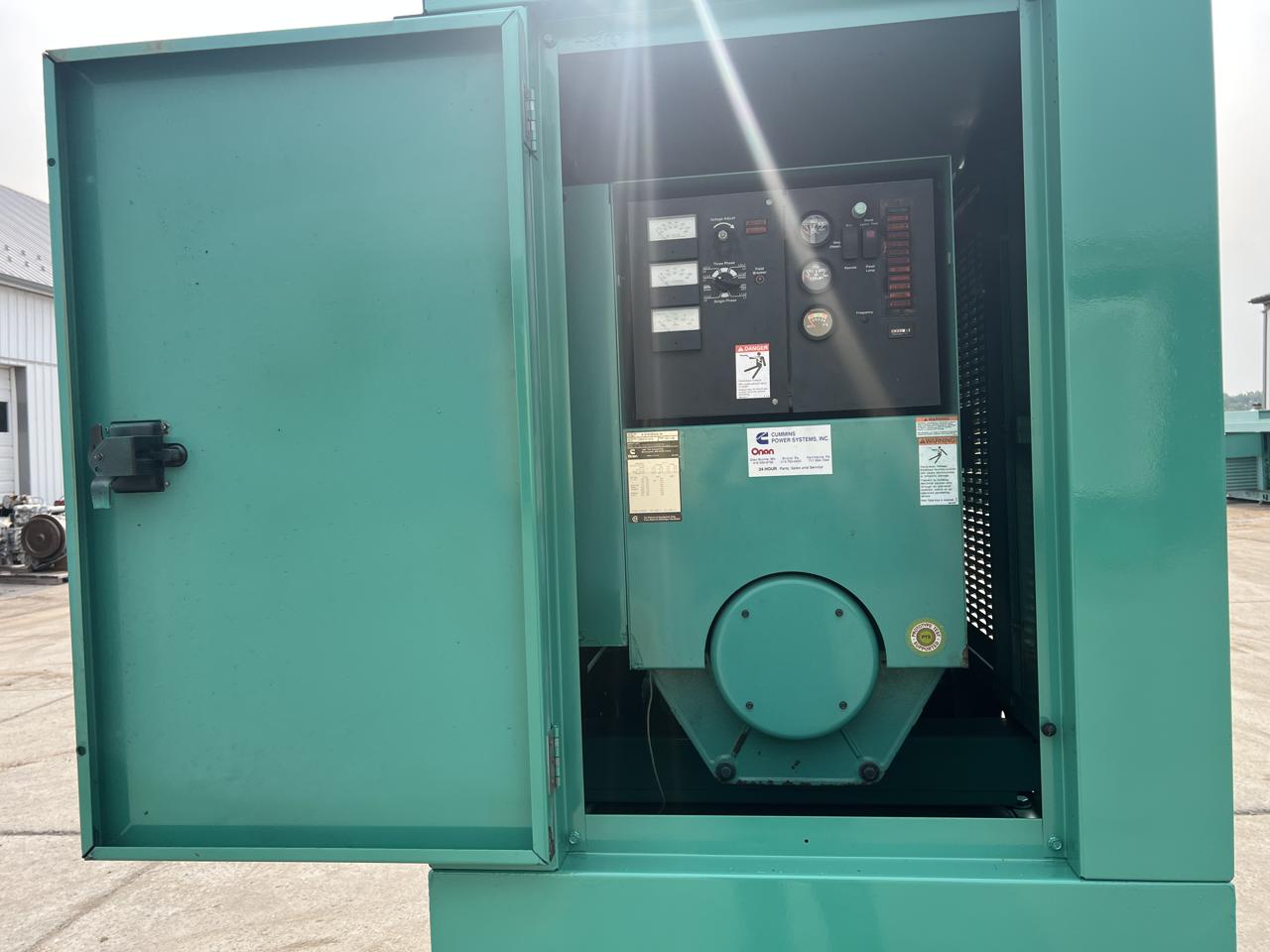 _125 kW Cummins/Onan Generator, 8.3 Liter Cummins Engine, 1072 Hours, with Enclosure & Base Tank - Image 13