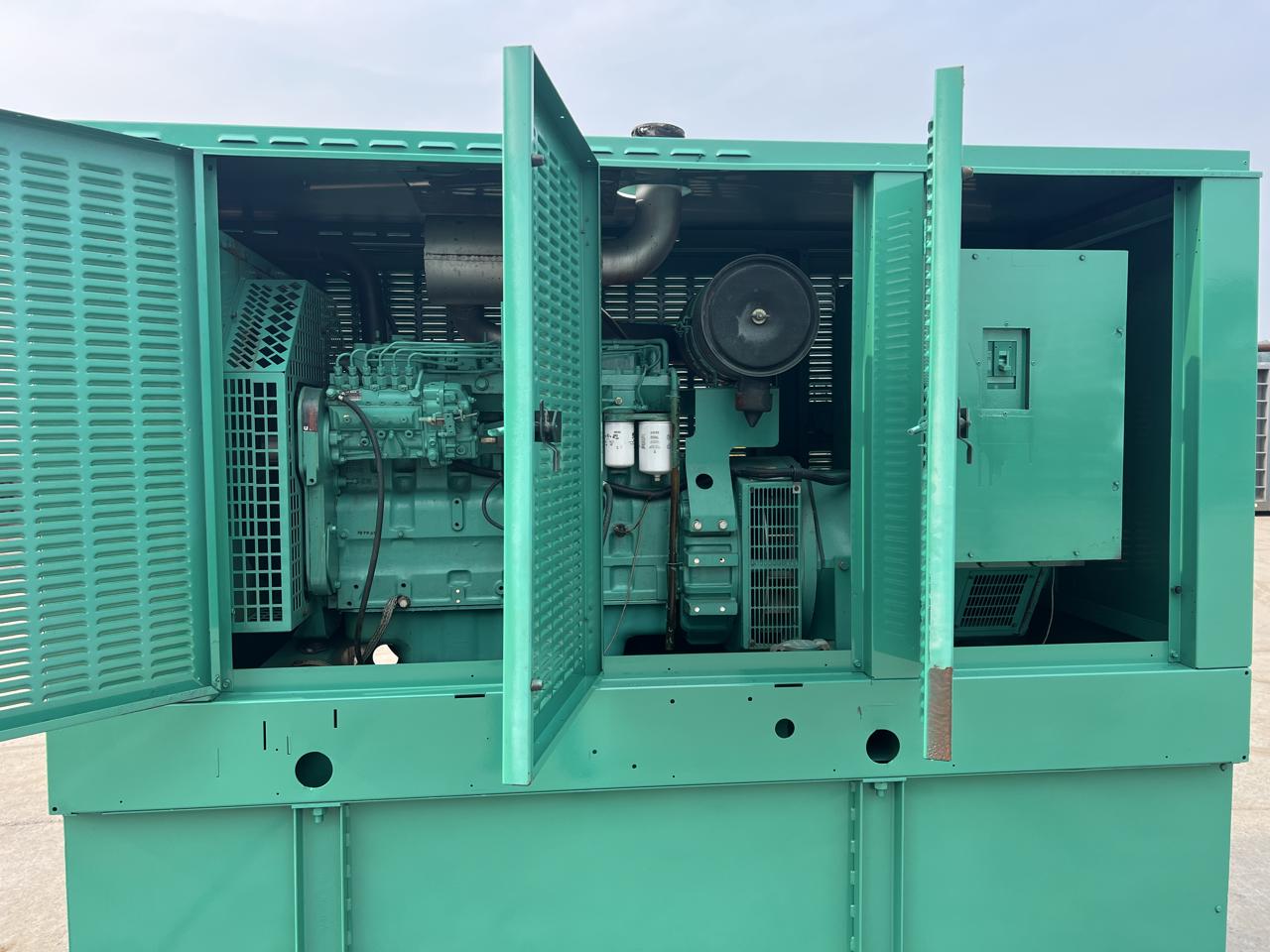 _125 kW Cummins/Onan Generator, 8.3 Liter Cummins Engine, 1072 Hours, with Enclosure & Base Tank - Image 6