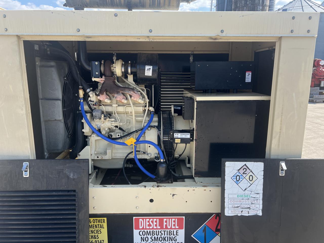__25 kW Kohler Generator, John Deere Engine, with Enclosure and Base Fuel Tank, Year - 2004, 584 Hours - Image 6