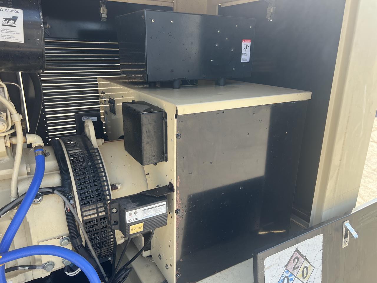 __25 kW Kohler Generator, John Deere Engine, with Enclosure and Base Fuel Tank, Year - 2004, 584 Hours - Image 8