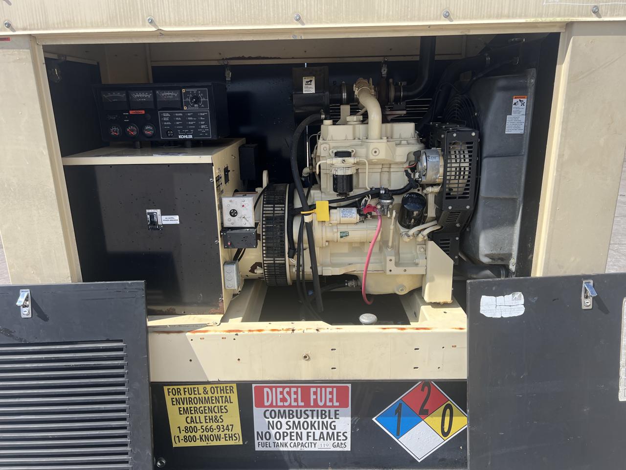 __25 kW Kohler Generator, John Deere Engine, with Enclosure and Base Fuel Tank, Year - 2004, 584 Hours - Image 9