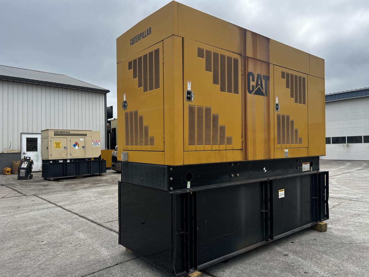 _350 kW CAT Generator, with Enclosure and Base Fuel Tank 3406 C Diesel Engine, Year - 2002, 552 Hours - Image 5