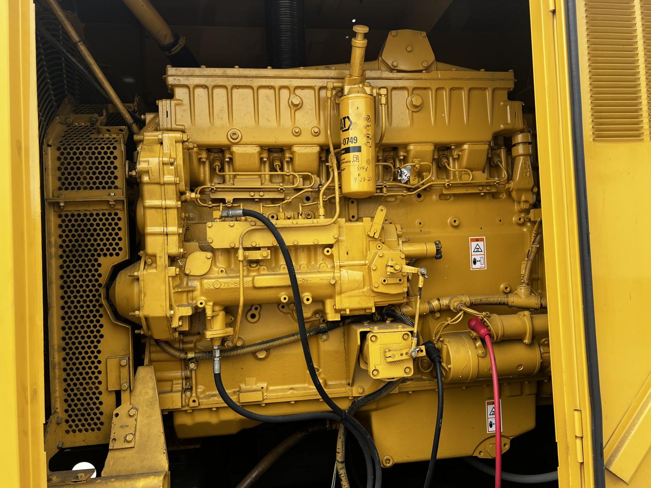 _350 kW CAT Generator, with Enclosure and Base Fuel Tank 3406 C Diesel Engine, Year - 2002, 552 Hours - Image 8