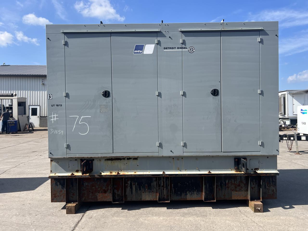 _350 kW MTU Generator, 14 Liter Series 60 Detroit Diesel Engine, with Enclosure and Base Fuel Tank, Year - 2008, 706 Hours, US EPA Tier 3