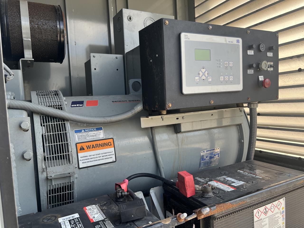 _350 kW MTU Generator, 14 Liter Series 60 Detroit Diesel Engine, with Enclosure and Base Fuel Tank, Year - 2008, 706 Hours, US EPA Tier 3 - Image 15