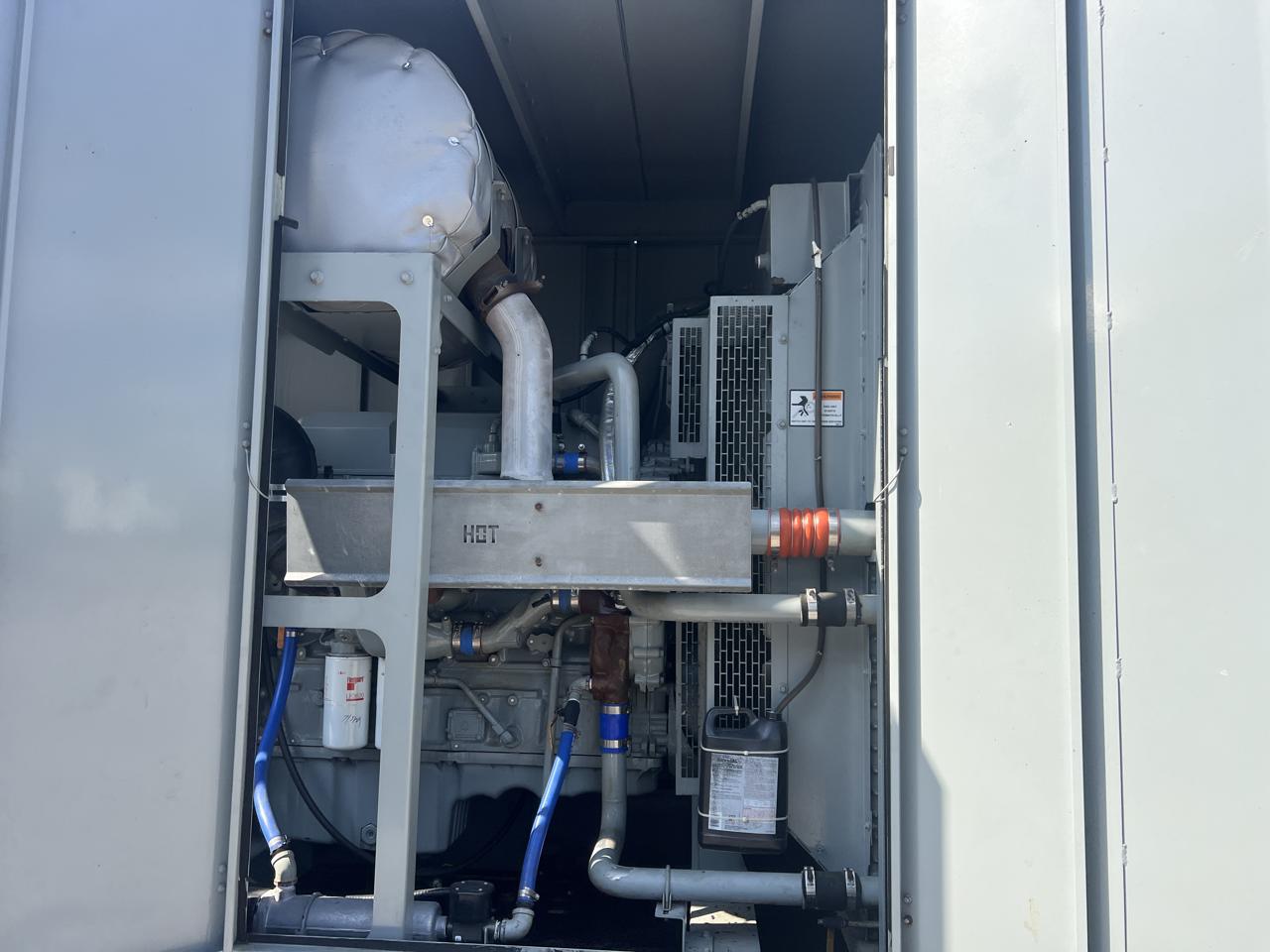 _350 kW MTU Generator, 14 Liter Series 60 Detroit Diesel Engine, with Enclosure and Base Fuel Tank, Year - 2008, 706 Hours, US EPA Tier 3 - Image 7