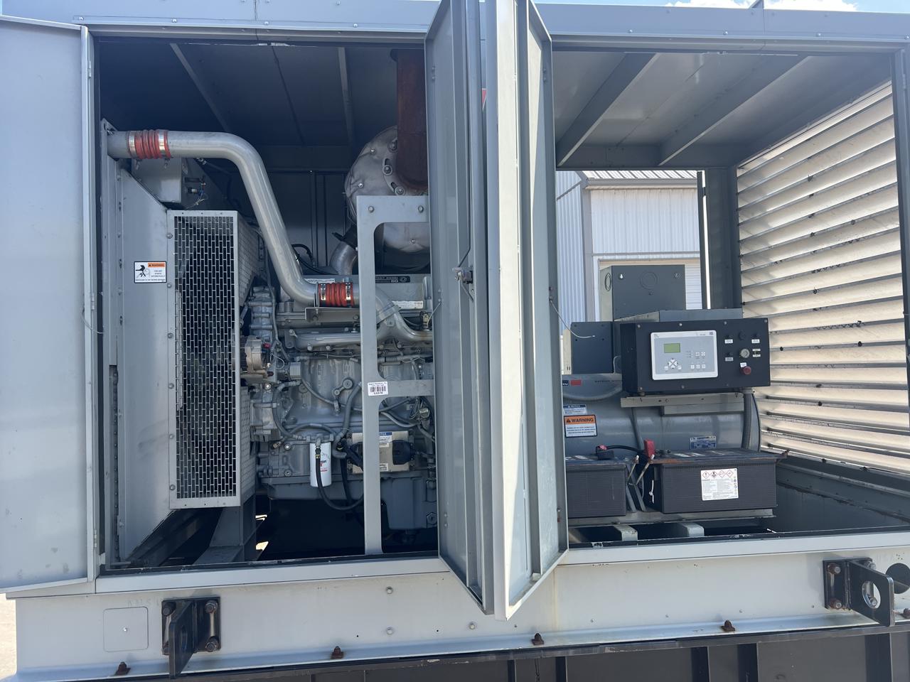 _350 kW MTU Generator, 14 Liter Series 60 Detroit Diesel Engine, with Enclosure and Base Fuel Tank, Year - 2008, 706 Hours, US EPA Tier 3 - Image 8
