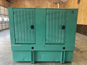 __60 kW Cummins/Onan Generator, with Base Fuel Tank 4BT 3.9 Liter Engine, Enclosed, 1233 Hours, Year - 2000