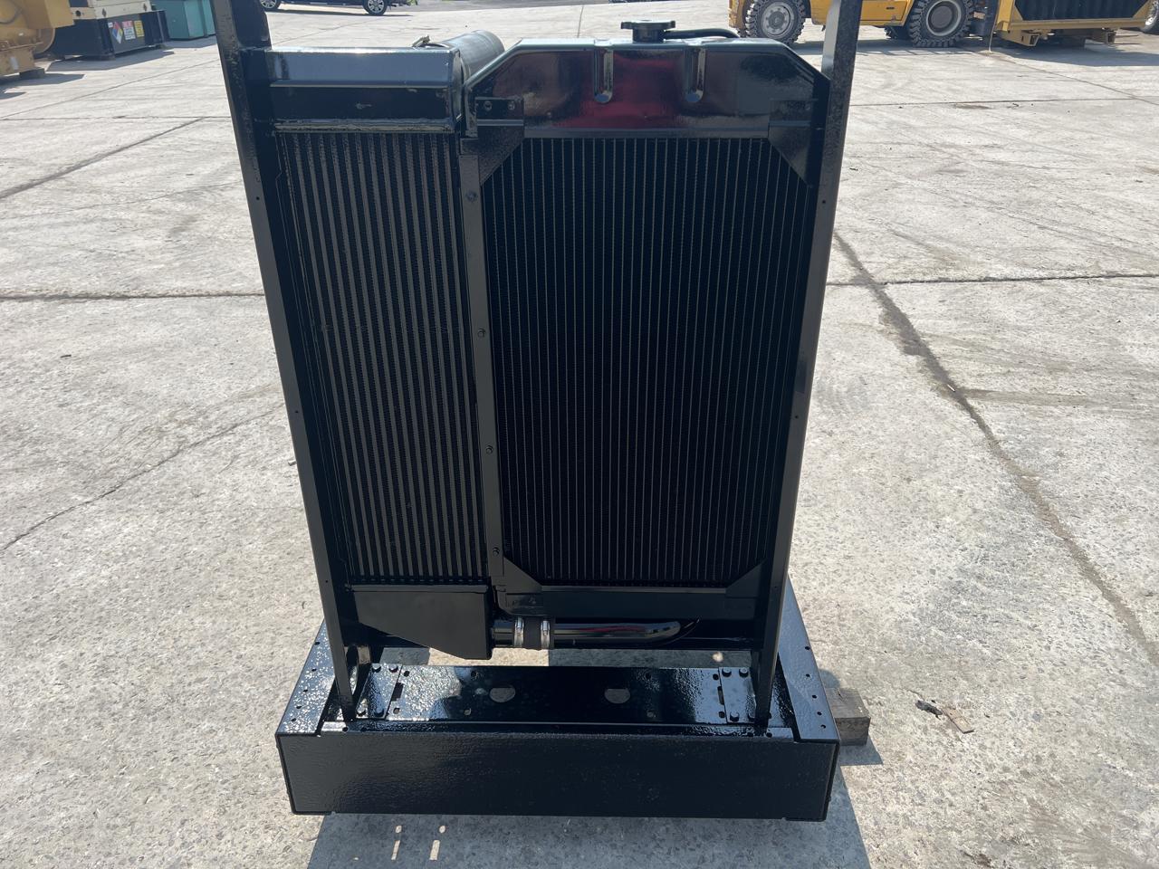 6.8 Liter John Deere Mechanical Engine with Radiator - Image 8