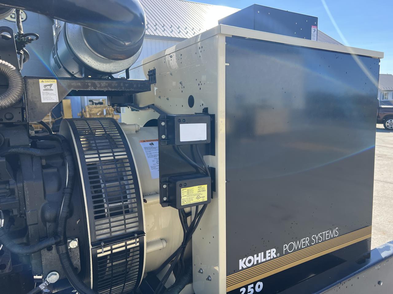_250 kW Kohler Generator, with Base Fuel Tank, 9.0 Liter John Deere Engine, Year - 2009, 15 Hours, US EPA Tier 3, Pre Emission Engine - Image 16
