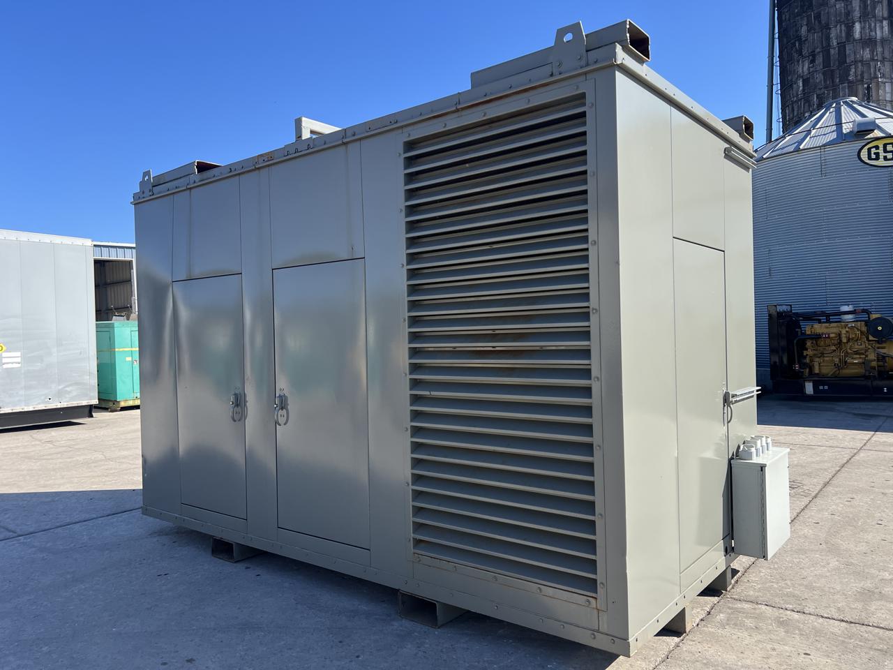 _750 kW Cummins/Onan GenSet, with Enclosure, QST30 Liter Cummins Engine, Year-2001, 1666 Hours - Image 4