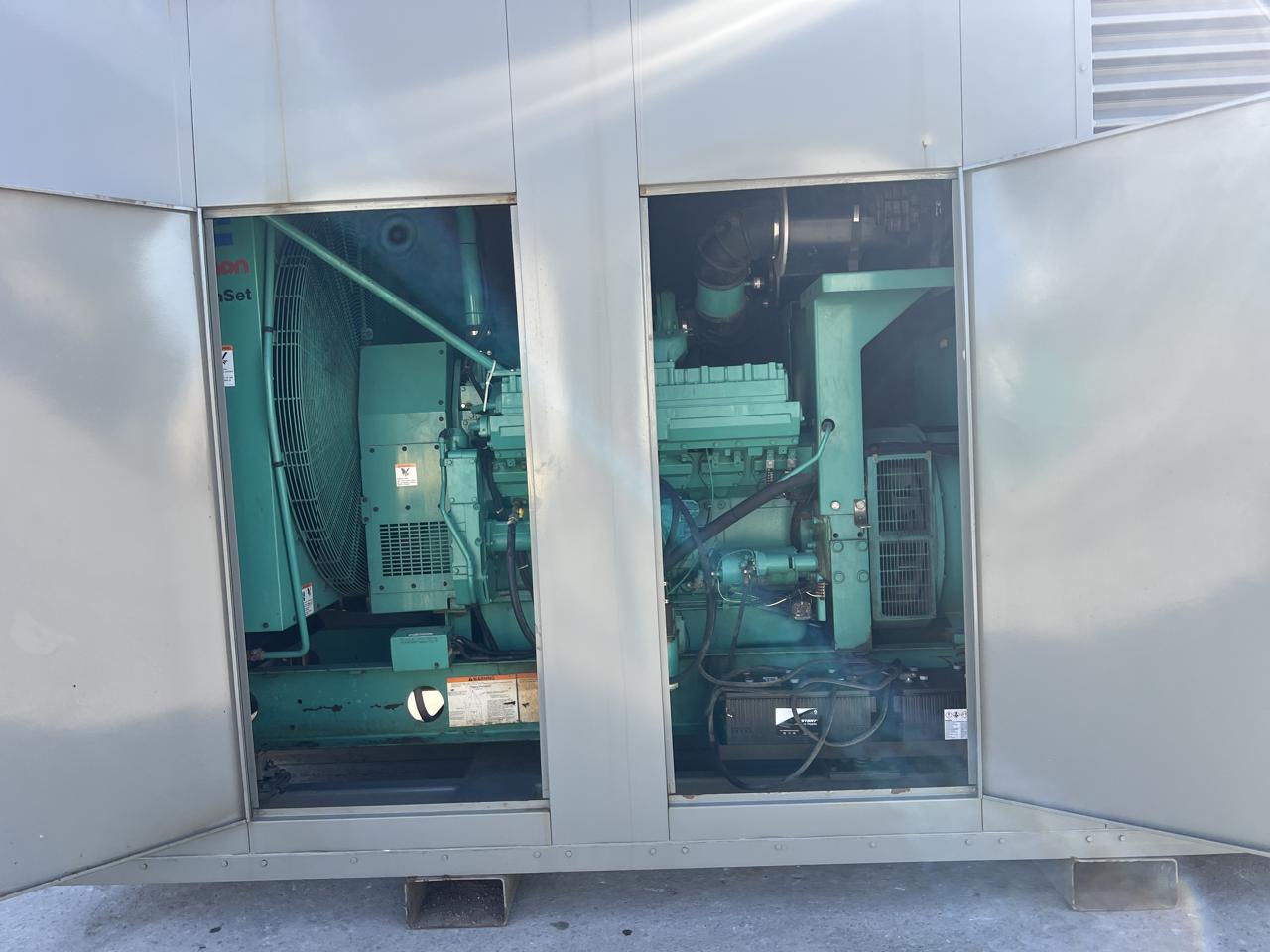 _750 kW Cummins/Onan GenSet, with Enclosure, QST30 Liter Cummins Engine, Year-2001, 1666 Hours - Image 6