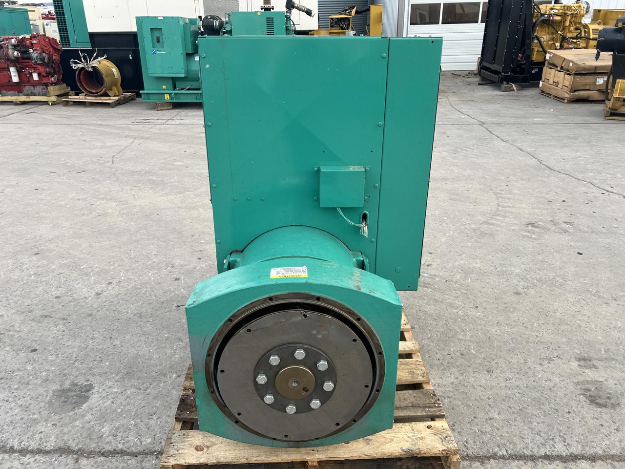 350 kW Onan Generator End with Controller and Breaker - Image 4