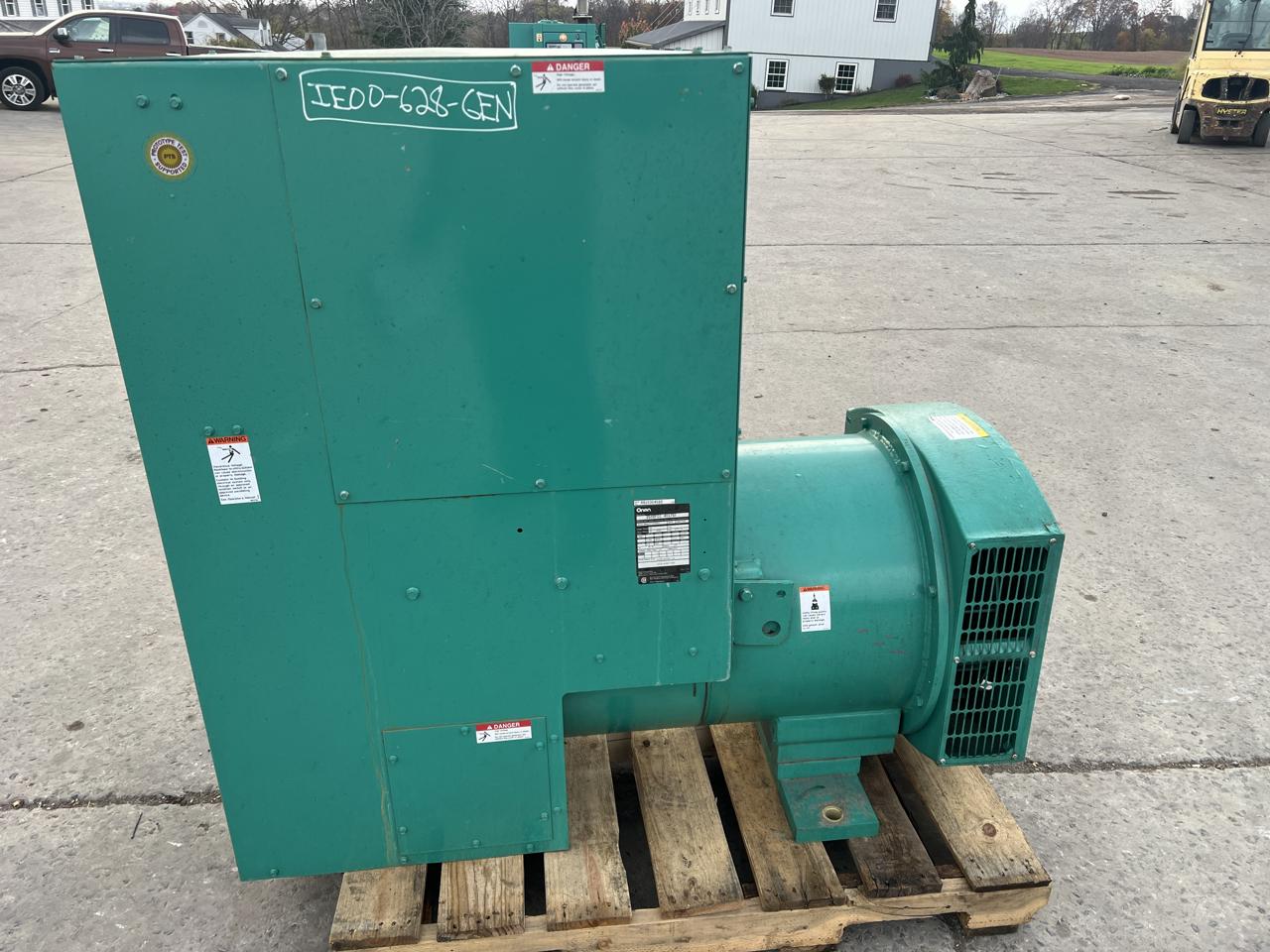 350 kW Onan Generator End with Controller and Breaker - Image 7