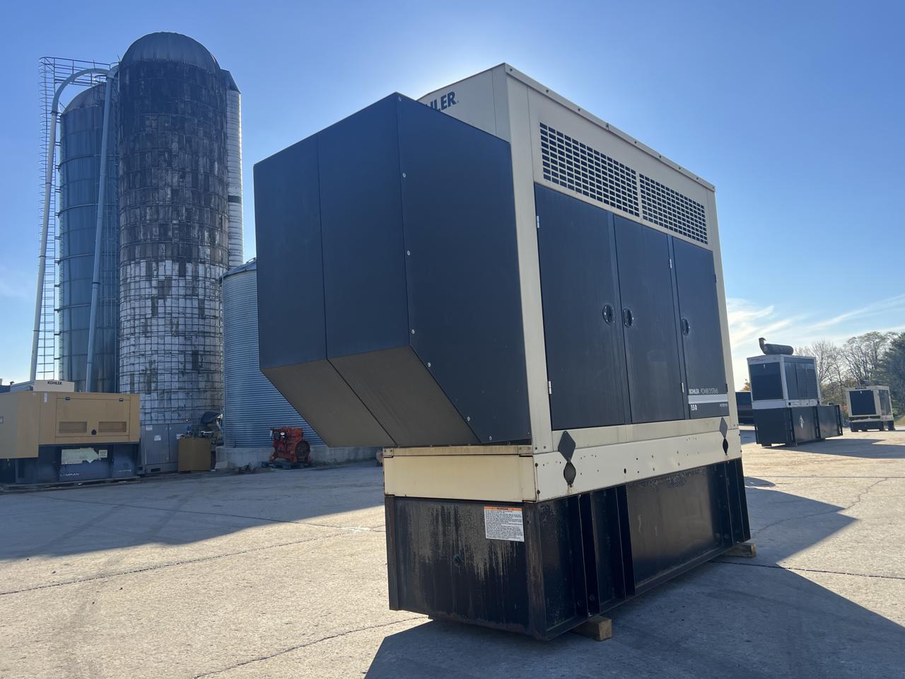 _150 kW Kohler Generator, with Sound Attenuated Enclosure and Base Fuel Tank, 6.1 Liter John Deere Engine, Year - 2002, 246 Hours - Image 5