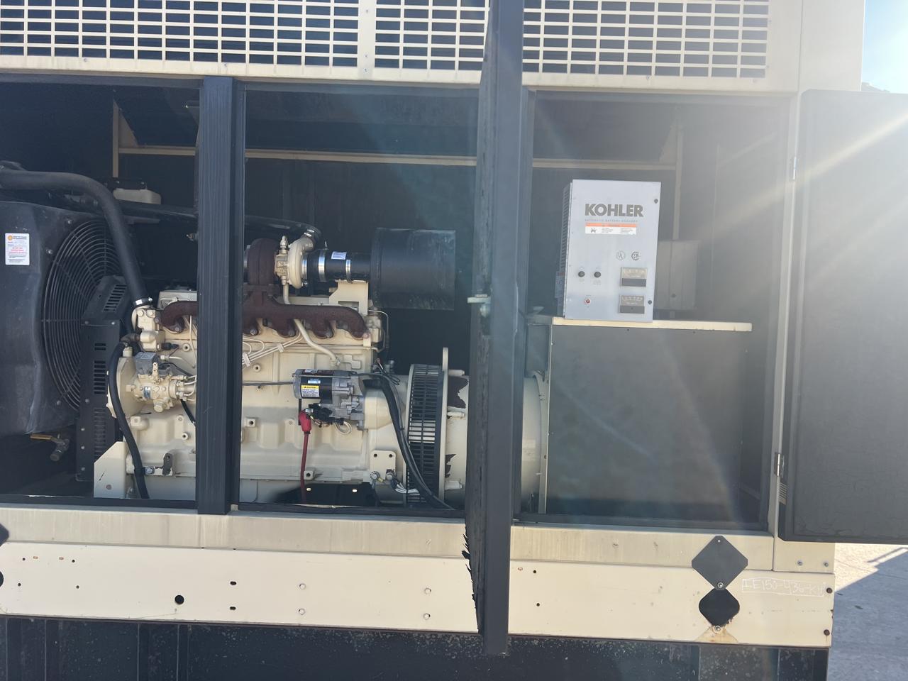 _150 kW Kohler Generator, with Sound Attenuated Enclosure and Base Fuel Tank, 6.1 Liter John Deere Engine, Year - 2002, 246 Hours - Image 6