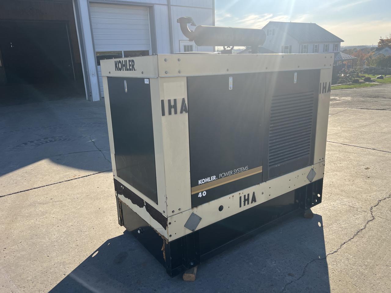 __40 kW Kohler Generator, with Enclosed and Base Fuel Tank, 2.9 Liter John Deere Engine, Year - 2004, 730 Hours - Image 5