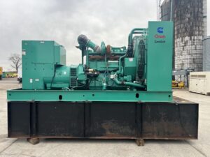 _500 kW Onan/Cummins Generator with Base Fuel Tank, 19 Liter Cummins Engine, Year - 1999