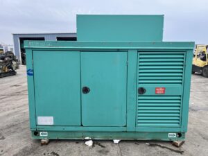 _125 kW Cummins/Onan Gen Set, with Enclosure, Natural Gas or Propane, 8.3 Liter Cummins Egnine, Year - 2003, 37 Hours since new
