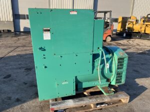 400 kW Onan/Cummins Gen End with Controller and Braker, 129 Hours, Year - 2001