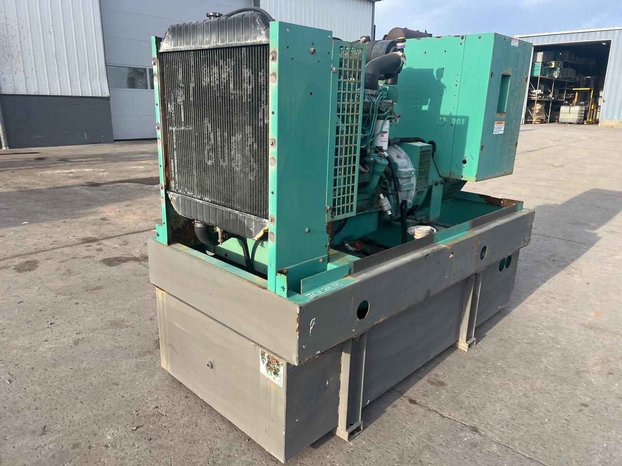 __40 kW Cummins/Onan Gen Set, 3.9 Liter Cummins Engine, Open Skid, Year - 2000, 312 Hours - Image 3