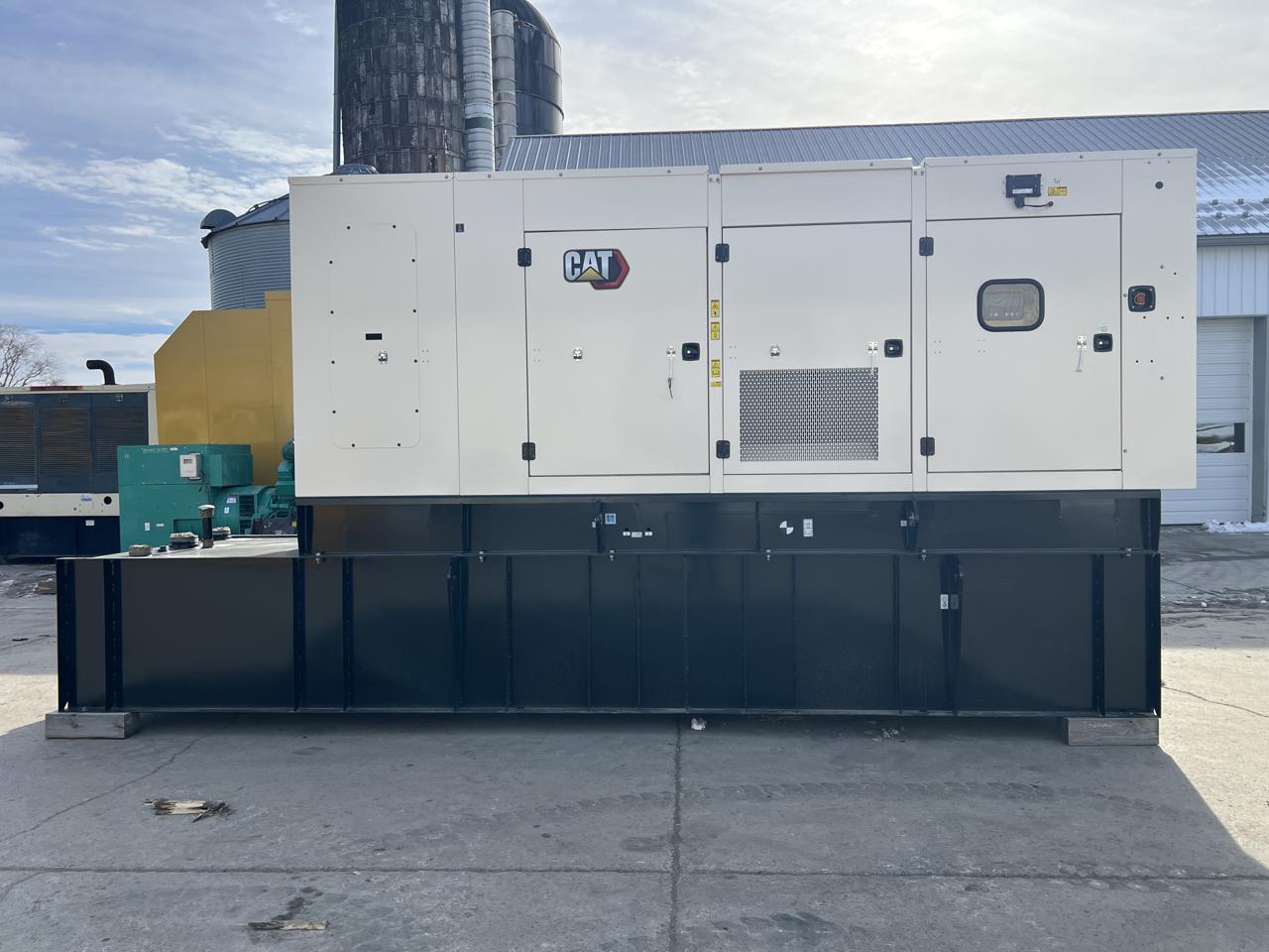 _400 kW New CAT Generator with Warranty from Manufacturer, Sound Attenuated Enclosure with Base Fuel Tank, C13 Liter Diesel Engine, US EPA Tier 3 Pre Emissions - Image 3