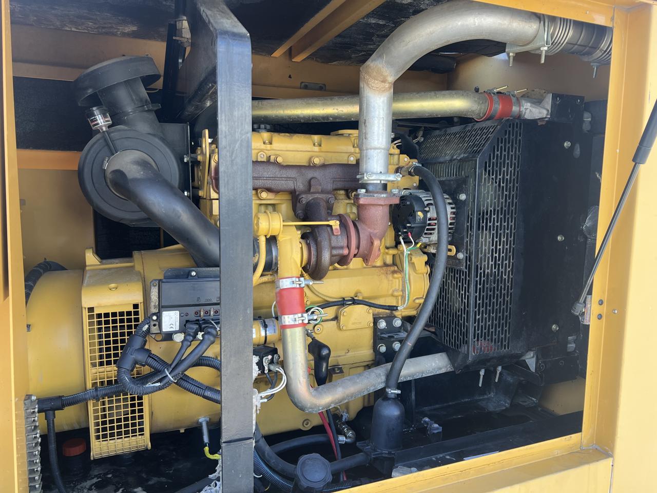 __60 kW CAT Gen Set, with Sound Attenuated Enclosure and Base Fuel Tank, C4.4 Cat Diesel Engine, EMCP 3.2 Controls, Year - 2006 - Image 17