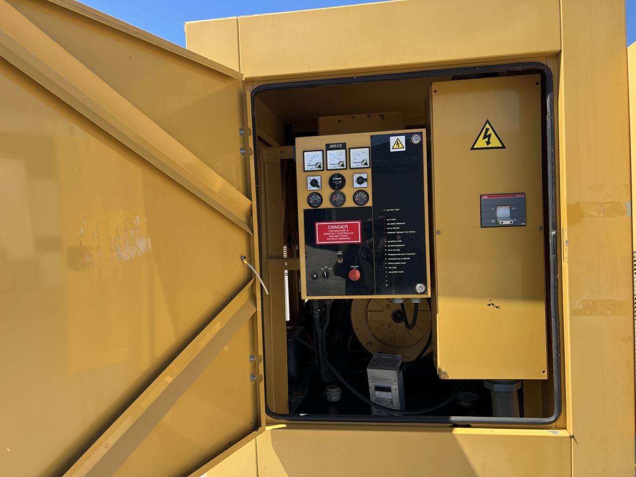 _150 kW Cat/Olympian Generator, with Enclosure and Base Fuel Tank, Perkins Engine, Year - 2001, 216 Hours - Image 18