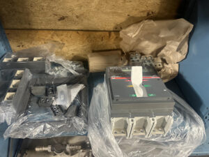 ABB Breaker with Lug Kit, 1200 Amp, New Surplus