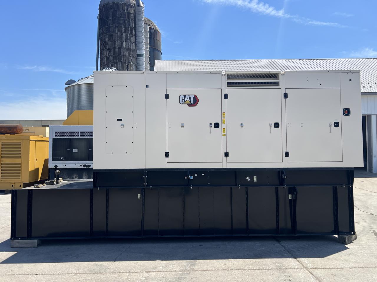 _500 kW New Cat GenSet, with Sound Attenuated Enclosure and 1200 Gal. Base Fuel Tank, Year - 2023, 2 Year Factory Warranty - Image 5