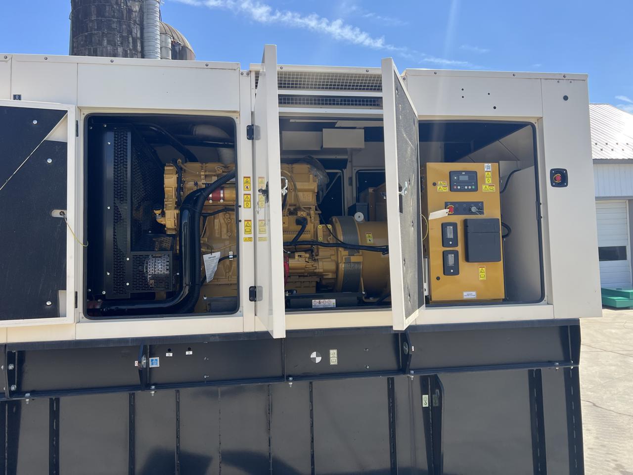 _500 kW New Cat GenSet, with Sound Attenuated Enclosure and 1200 Gal. Base Fuel Tank, Year - 2023, 2 Year Factory Warranty - Image 7