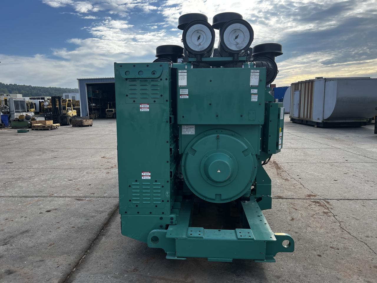 1500 kW Cummins/Onan Generator, New Surplus, QSK50 Liter Cummins Engine, Year - 2022, 5 Hours, US EPA Tier 4 Including DPF Muffler and Def Tank and Controller - Image 3