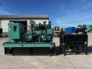 _400 kW Cummins Gen Set, with Remote Electric Radiator, KTA19 600 HP Engine, Year - 2006, 579 Hours