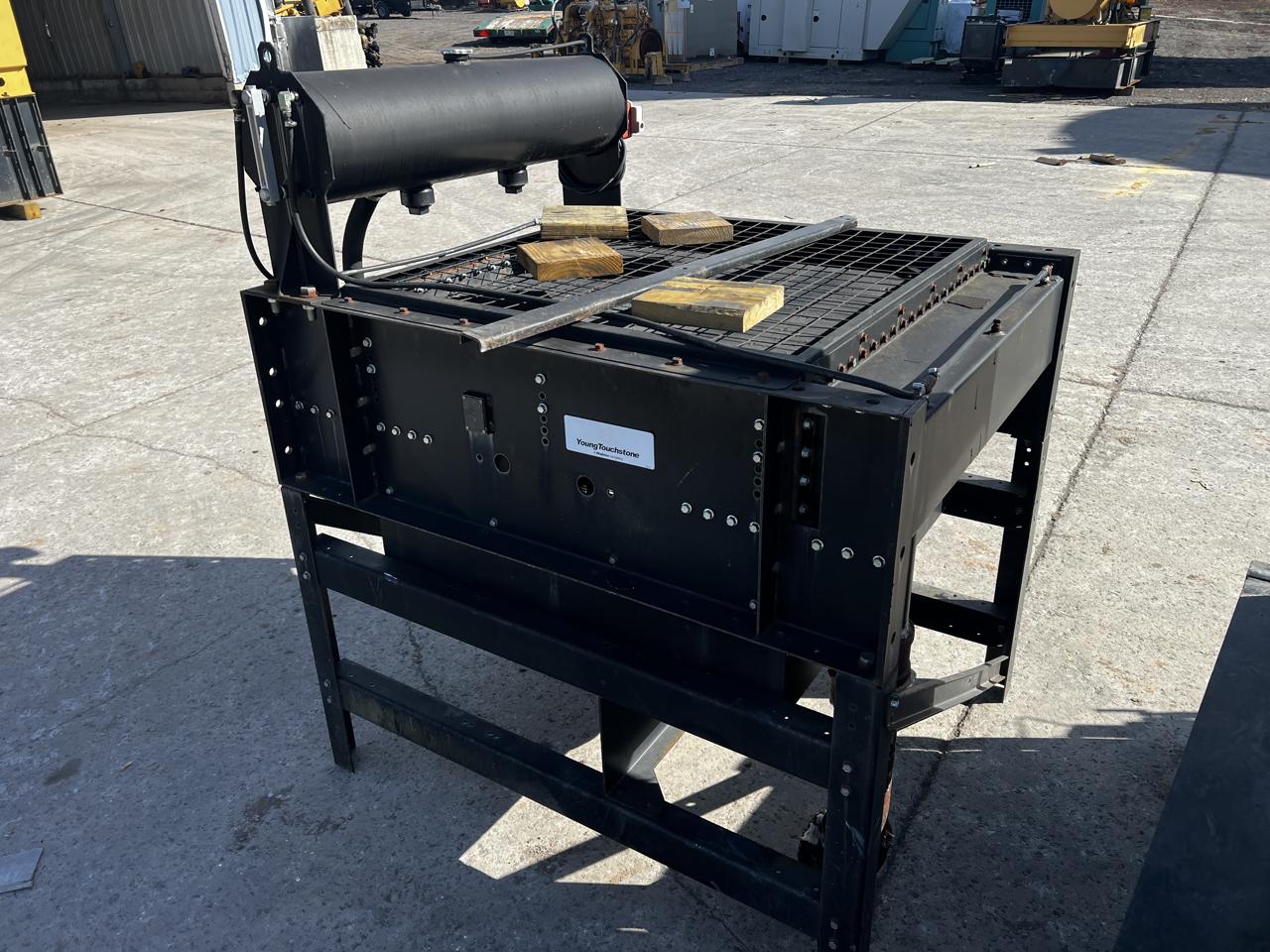 _400 kW Cummins Gen Set, with Remote Electric Radiator, KTA19 600 HP Engine, Year - 2006, 579 Hours - Image 19