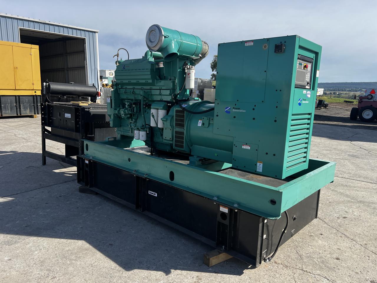 _400 kW Cummins Gen Set, with Remote Electric Radiator, KTA19 600 HP Engine, Year - 2006, 579 Hours - Image 3