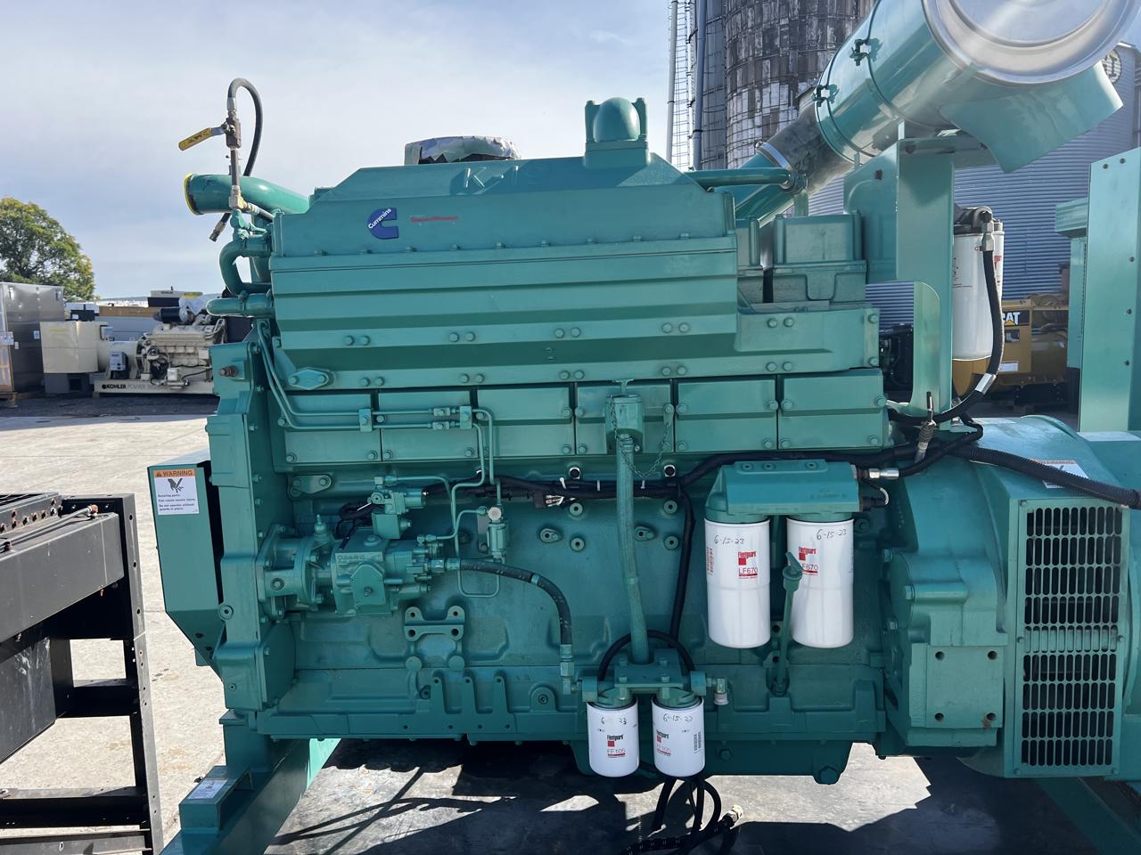 _400 kW Cummins Gen Set, with Remote Electric Radiator, KTA19 600 HP Engine, Year - 2006, 579 Hours - Image 6