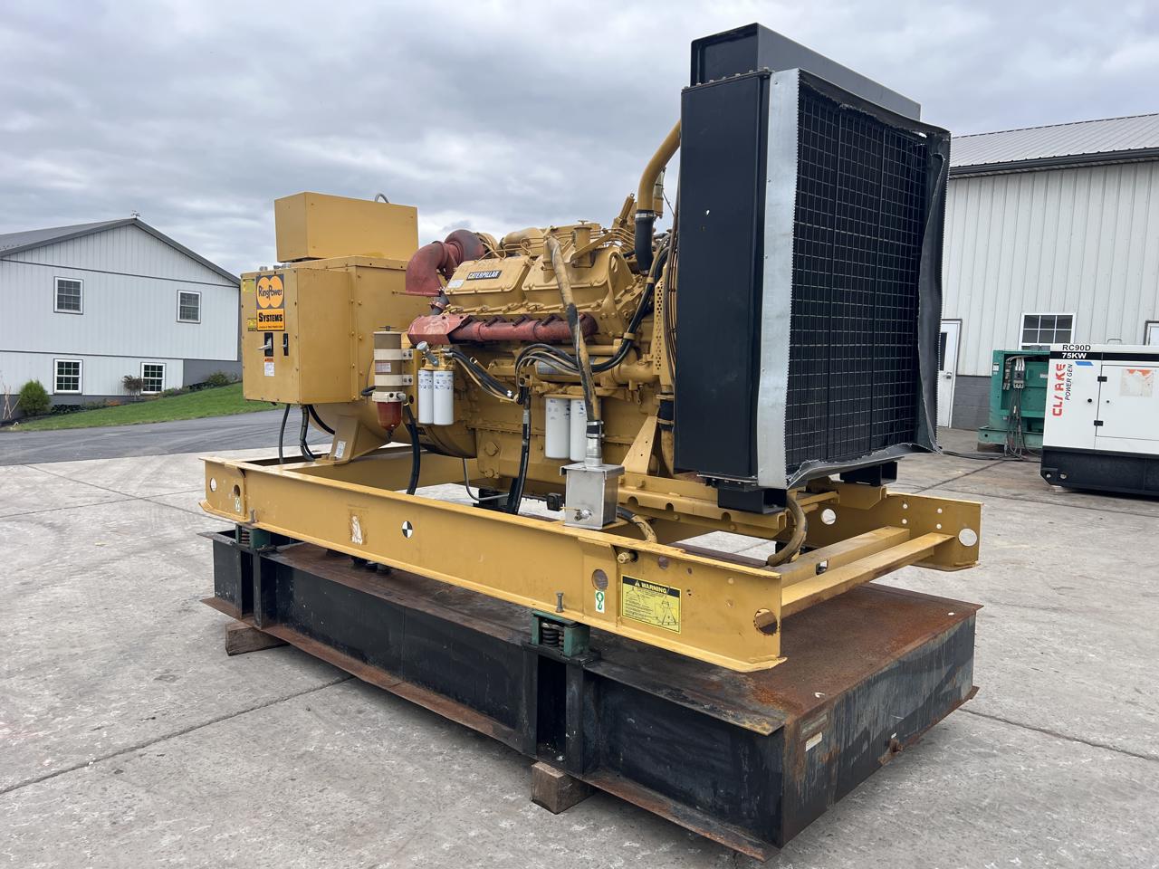 _500 kW 3412 CAT GenSet, Open Skid, 920 Hours, with Base Fuel Tank - Image 3