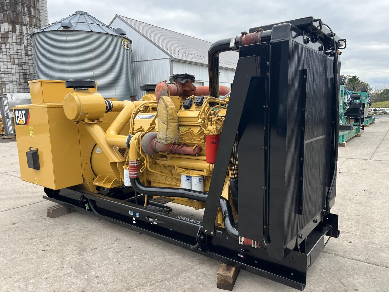 _800 kW C27 CAT Gen Set, Open Skid, Year - 2008, US EPA Tier 2 Pre Emission Engine - Image 4
